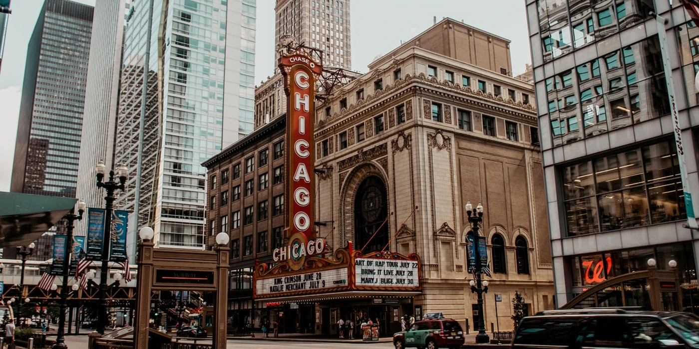Chicago Bucket List – 100+ Ideas & Tips